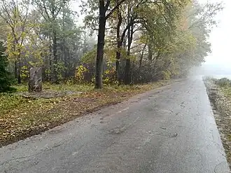 Памятник убитым евреям Заславля у бывшей деревни Дехновка