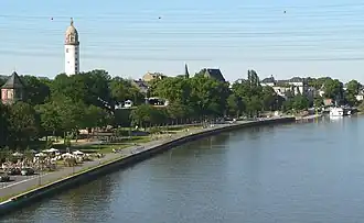 Набережная Майна в Хёхсте