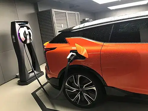 HiPhi X на зарядке