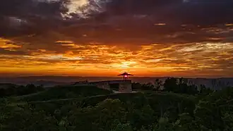 Башня на вершине горы Хай-Ноб