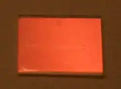 Горячее зеркало, используемое в камере для уменьшения эффекта красных глаз