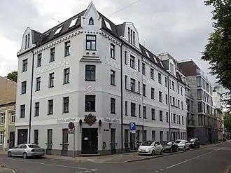 Дом № 18 (угол ул. Кливеру)