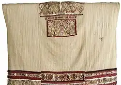 Уипиль, одежда-халат, типичная для женщин мезоамериканских культур. По-прежнему популярен у коренных мексиканок.