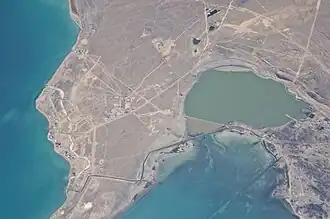 Вид на бухту Соймонова с Международной космической станции в марте 2010 года