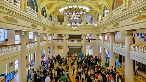 Фойе второго этажа