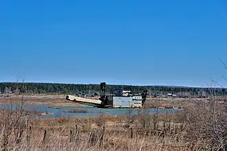 Золотодобывающая драга на Ису