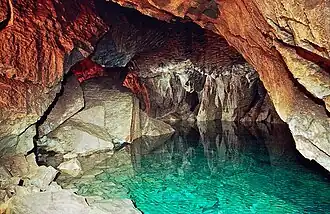 Пещера Ящик Пандоры, озеро Изумрудное, Ефремкинский карстовый район