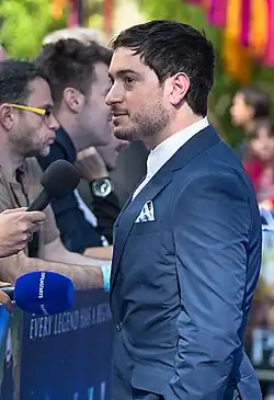 Фукс на премьере фильма «Пэн: Путешествие в Нетландию» в сентябре 2015 года