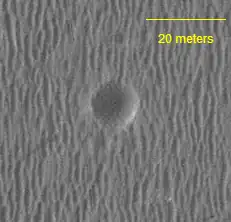 Кратер Джейсон, снятый с орбиты аппаратом MRO, камерой выcкого разрешения HiRISE.