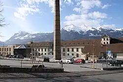 Бывшая хлопчатобумажная прядильная фабрика, ныне Университет гуманитарных наук и частная школа. Февраль 2008 года