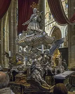 Гробница Иоганна Непомука. 1735. Серебро. Собор Святого Вита, Прага