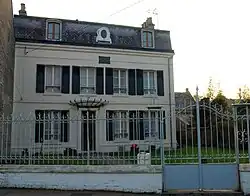 Дом в Ле-Кротуа, где проживал Жюль Верн в 1865—1870 годах.