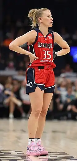 Жюли Ванло в игре за «Вашингтон Мистикс» против «Миннесота Линкс» (6 июля 2024 года)
