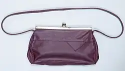 Дамская сумочка из кожзаменителя