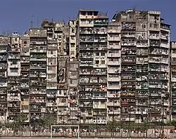 Спортивная площадка на краю города