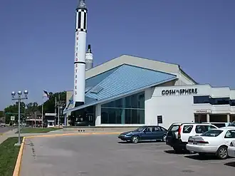 Главный вход, 2003 год