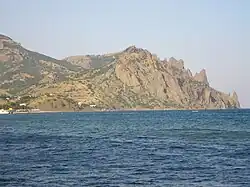 Вид на Карадаг со стороны Лисьей Бухты