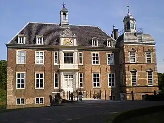 Западный фасад