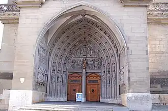 Главный портал собора