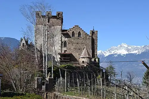 Вид замка с юго-восточной стороны