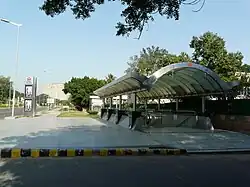 Вход на станцию Кхан Маркет