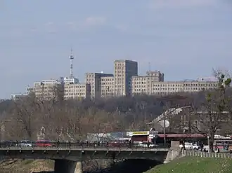 Университет снизу — со стороны реки Лопань через Бурсацкий мост, 2008 год