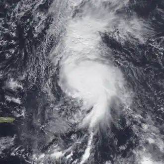 Ураган Клаус максимальной интенсивности к северо-востоку от Подветренных островов 9 ноября.