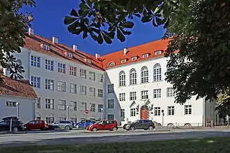 Основная школа Ристику (памятник архитектуры)