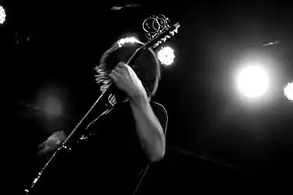 Мик Барр, вокалист и гитарист группы