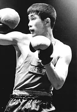 Ку Ён Джу нокаутирует Андреаса Шинка (ГДР)