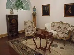 Антикварная мебель в составе экспозиции