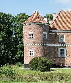 Угловая башня