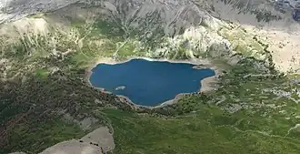 Вид на озеро с самолёта летом 2016 года