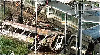 Обломки поездов после столкновения