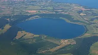 Аэрофотосъёмка озера Мартиньяно с северо-восточной стороны летом 2010 года