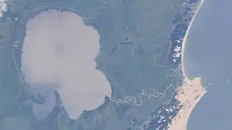 Лагуна-де-Кастильос и протока соединяющая его с Атлантическим океаном