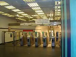 Кассовый зал и турникеты