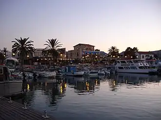 Вид городской гавани