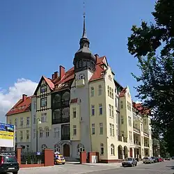 Старинный дом