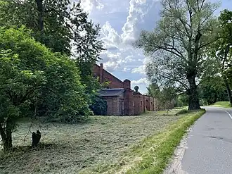 Заброшенный амбар XIX-XX вв. в парке дворца Тышкевичей