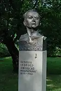 Бюст Леопольда Окулицкого (установлен 27 мая 2012 года)