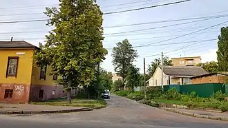 начало улицы — вид со стороны улицы Олега Михнюкаслева исторический дом № 2/17