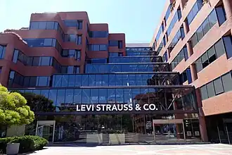 Levi's Plaza[англ.], штаб-квартира компании