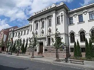 Главный фасад здания Академии наук Литвы