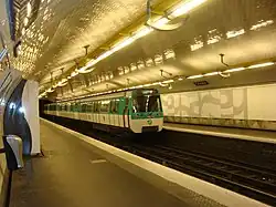 Состав модели MF 77 на станции