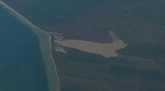 Вид с высоты 11 500 метров на озеро Лиман с восточной стороны. 6 мая 2013 года