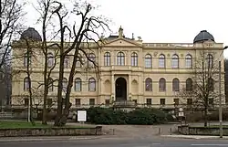 Главный фасад музея