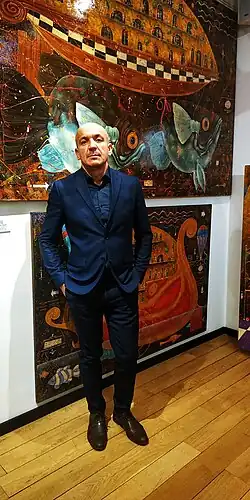 Петр Лизунов на своей персональной выставке, 2019 год