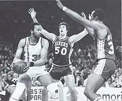 Ллойд Нил (слева) в 1977