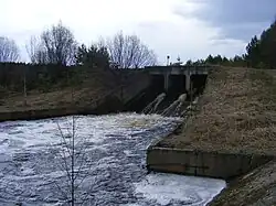 Плотина на Лохтоге перед впадением в Кондобу